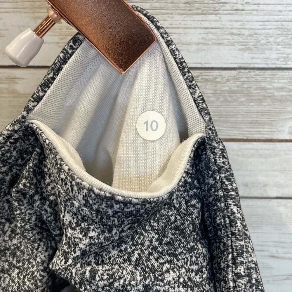 LuluLemon Womens 10‎ Leggings Cropped Wunder Under Gray Rio Mist Athleisure